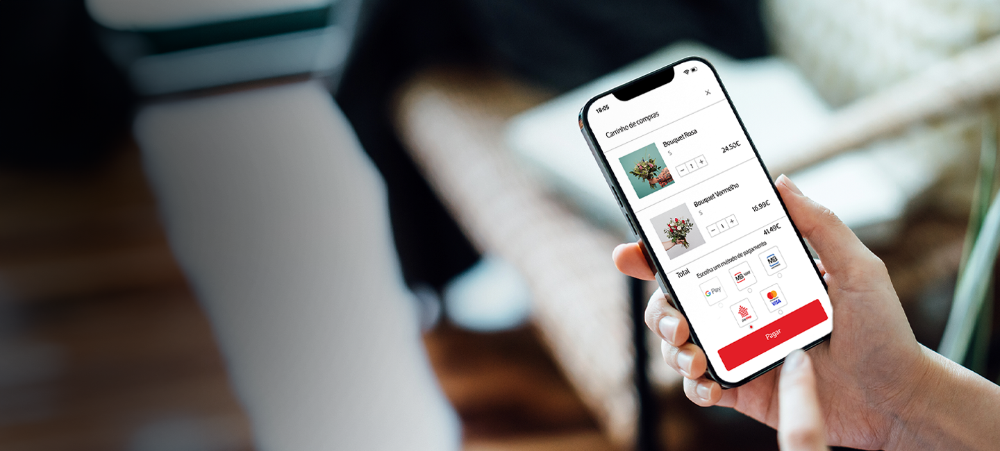 Telemóvel com a POP aberta.