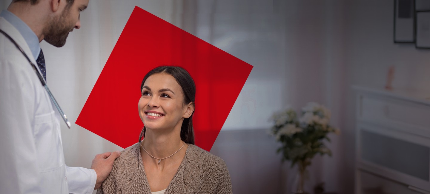 Senhora numa consulta médica.